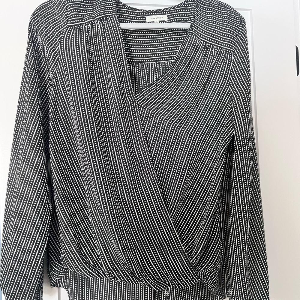 Max Studio Black and White Patterned Blouse